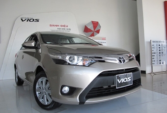 Nhập khẩu ô tô đạt gần nửa tỉ USD