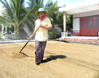 Không “cần, kiệm” 
như thùng to không đáy