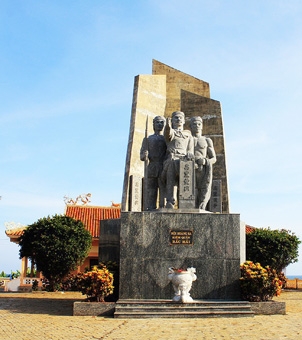 Về quê hương Hải đội Hoàng Sa