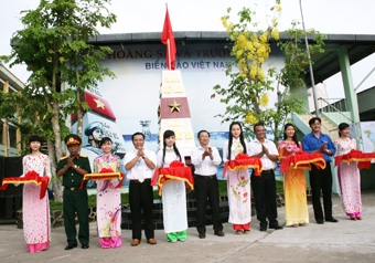 THIÊNG LIÊNG CỘT MỐC CHỦ QUYỀN