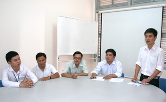 Tự học, tự rèn theo gương bác