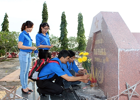 Chung tay lo chuyện đền ơn đáp nghĩa