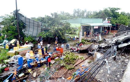 Kinh hoàng lốc xoáy ở Cờ Đỏ