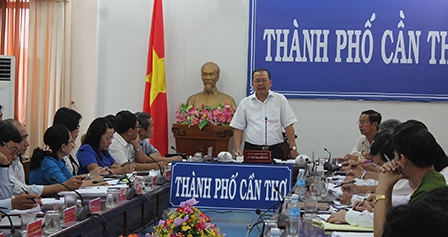 Các địa phương, sở, ngành thành phố phải nêu cao
tinh thần trách nhiệm trong cải cách thủ tục hành chính