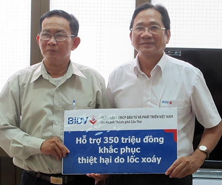 BIDV Chi nhánh Cần Thơ hỗ trợ 350 triệu đồng khắc phục thiệt hại do lốc xoáy ở huyện Cờ Đỏ