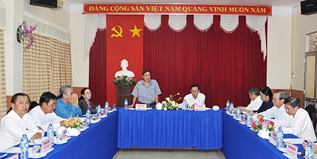 Giám sát việc khắc phục khuyết điểm
theo Nghị quyết Trung ương 4 khóa XI
tại Đảng đoàn Liên đoàn Lao động thành phố