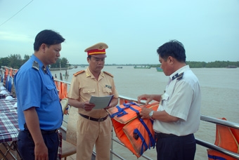 Còn nhiều sai phạm trong hoạt động phương tiện 
vui chơi giải trí và nhà hàng nổi