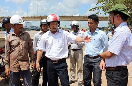 Lãnh đạo TP Cần Thơ kiểm tra công trình kè sông Cần Thơ