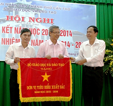 Triển khai đồng bộ các giải pháp nâng cao
chất lượng giáo dục toàn diện