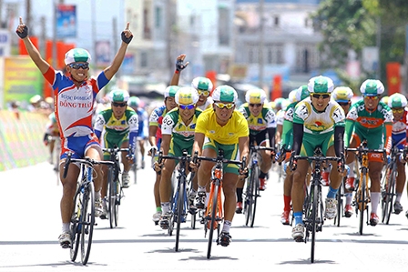 Trần Văn Quyền giành áo vàng