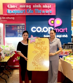 Tổ chức mừng sinh nhật 10 năm và trao thưởng cho khách hàng