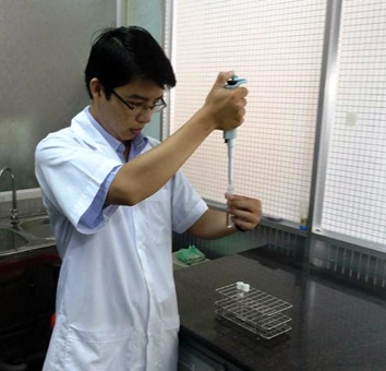 Noi theo tinh thần 
tự học và rèn luyện của Bác