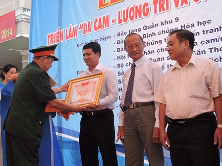 Bế mạc Triển lãm “Da cam-Lương tri và công lý” tại bảo tàng quân khu 9