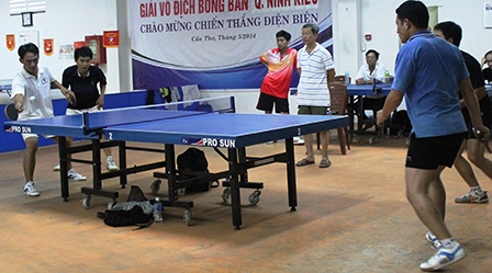 Hơn 70 VĐV dự tranh giải Bóng bàn các CLB TP Cần Thơ mở rộng lần thứ I  2014