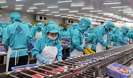 Cơ hội và thách thức 
từ hội nhập kinh tế quốc tế