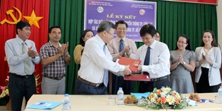 TP Cần Thơ và TP Hồ Chí Minh ký kết kế hoạch triển khai hợp tác
phát triển thông tin và truyền thông giai đoạn 2014-2020