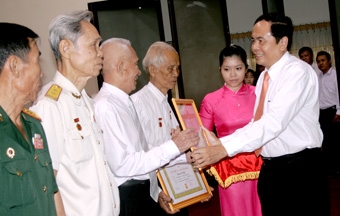 LONG TRỌNG KỶ NIỆM 69 NĂM CÁCH MẠNG THÁNG TÁM THÀNH CÔNG,
QUỐC KHÁNH 2-9 VÀ 45 NĂM THỰC HIỆN DI CHÚC CỦA CHỦ TỊCH HỒ CHÍ MINH