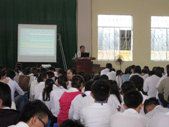 Nâng cao ý thức chấp hành Luật Giao thông đường bộ trong học sinh, sinh viên