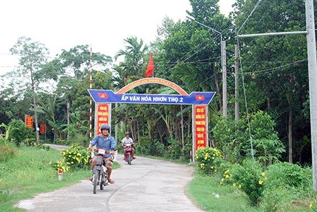 Nhơn Ái tập trung nâng cấp 
giao thông nông thôn