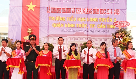 Đồng loạt khai giảng năm học mới