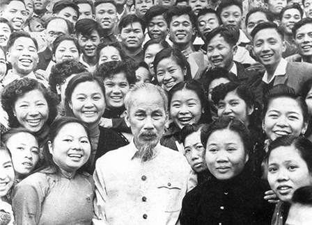 Giáo dục đạo đức, lối sống, bồi dưỡng 
lý tưởng cách mạng cho thế hệ trẻ