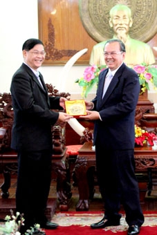 LÃNH ĐẠO THÀNH PHỐ TIẾP PHÓ TỈNH TRƯỞNG CHACHOENGSAO - THÁI LAN