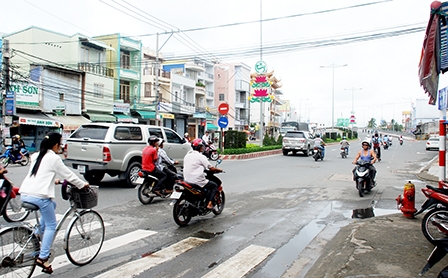 Đảm bảo an toàn khi tham gia giao thông
khu vực chân cầu Rạch Ngỗng 1
