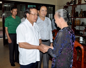 ĐOÀN ĐẠI BIỂU TP HÀ NỘI
VIẾNG NGHĨA TRANG LIỆT SĨ TP CẦN THƠ