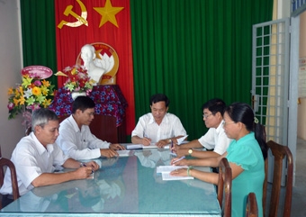 Tập trung khắc phục hạn chế, xây dựng chi bộ trong sạch vững mạnh tiêu biểu