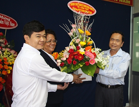 Lãnh đạo thành phố thăm doanh nghiệp
nhân Ngày Doanh nhân Việt Nam