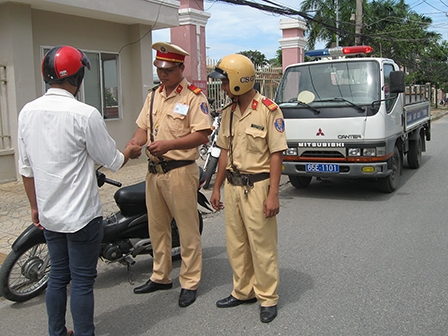 Chấp hành nghiêm các quy định để đảm bảo an toàn giao thông