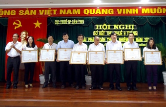 Ngành thuế chung sức 
hoàn thành thu ngân sách