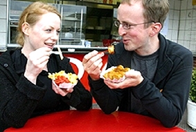 Thực phẩm béo gây hại cho nam giới nhiều hơn phụ nữ?