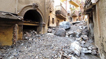 Sử dụng cảm biến sợi quang để dự báo sạt lở đất