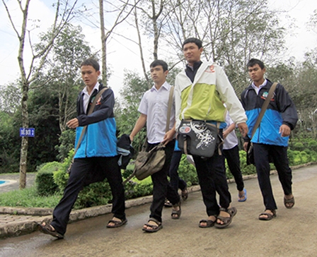 Cầu thủ đi học