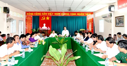 Về thăm cờ đỏ...