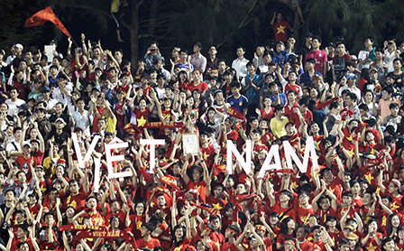 Không chỉ là tình yêu bóng đá!