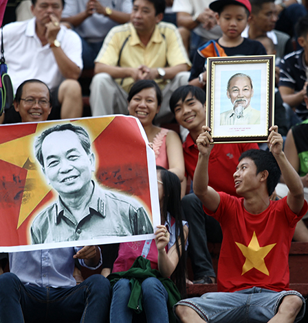 Không chỉ là tình yêu bóng đá!