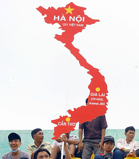 Không chỉ là tình yêu bóng đá!