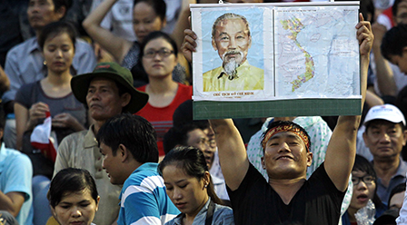 Không chỉ là tình yêu bóng đá!