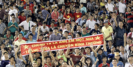 Không chỉ là tình yêu bóng đá!