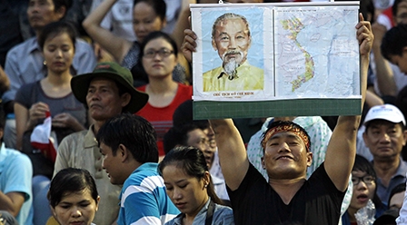 Không chỉ là tình yêu bóng đá!
