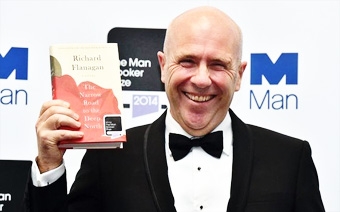 Richard Flanagan  “Tả chân” 
cuộc sống từng trải nghiệm