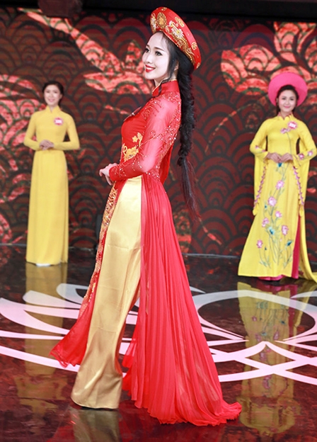 Truyền hình trực tiếp chung khảo "Hoa hậu Việt Nam" 2014  khu vực phía Nam