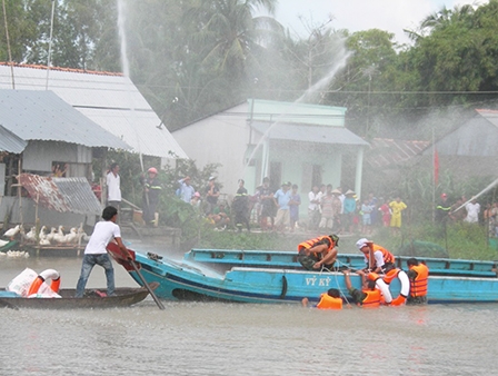 Diễn tập phòng, chống lụt bão, tìm kiếm
cứu nạn năm 2014