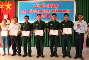 SÓC TRĂNG: Bồi dưỡng tiếng Khmer cho 220 cán bộ 
công tác vùng đồng bào dân tộc