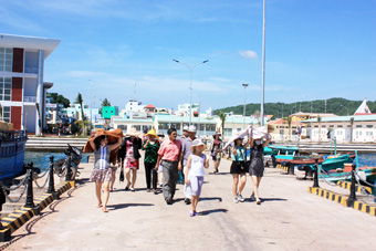 KHÁT VỌNG ĐẢO NGỌC