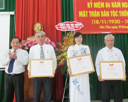 Tiếp tục phát huy tốt hơn nữa vai trò,
vị trí của Mặt trận trong việc củng cố,
tăng cường khối đại đoàn kết toàn dân tộc