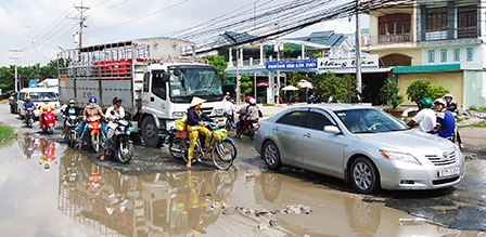 Thi công phải đảm bảo an toàn giao thông