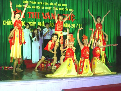 Sôi nổi thi đua dạy tốt, học tốt